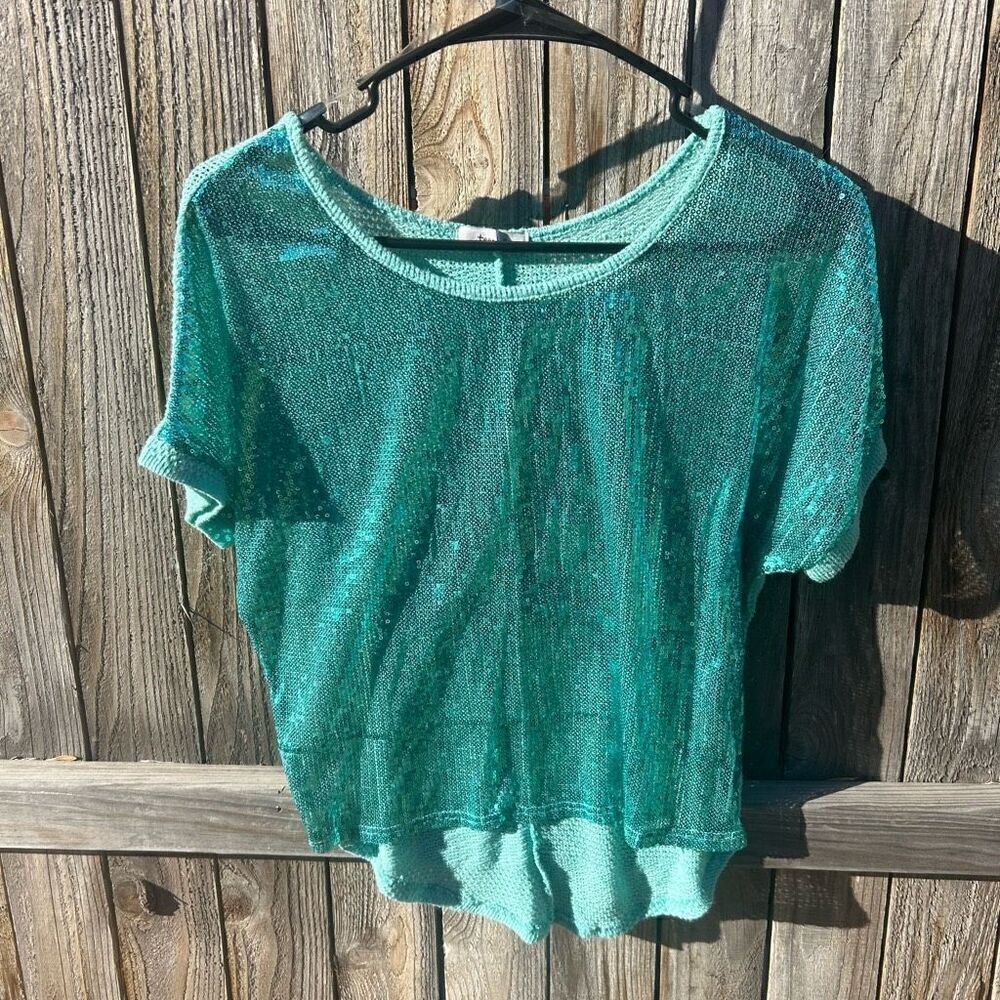 Teenbell blouse short sleeve sequin size small